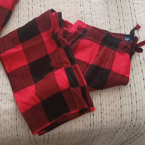 Old Navy Match the Fam Men's Christmas PJs - Picture 2 of 3